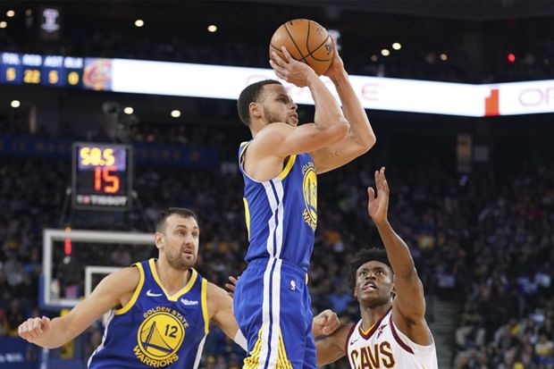 Stephen Curry Bangkit...