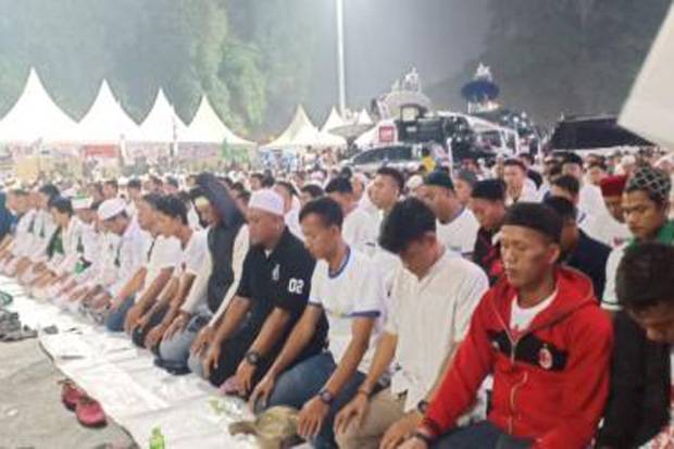 Pengamat: Politik Identitas...