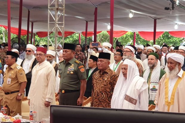 Menteri Pertahanan Ajak...