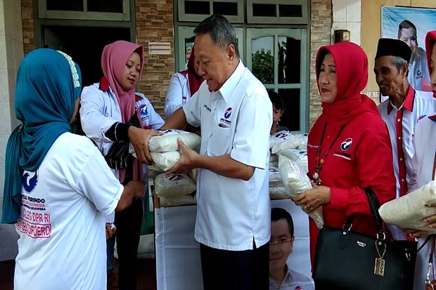Caleg Perindo Bagikan...