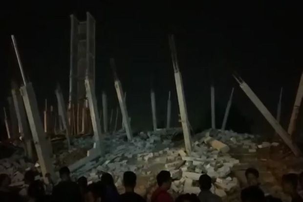 Sedang Direnovasi, Bangunan...