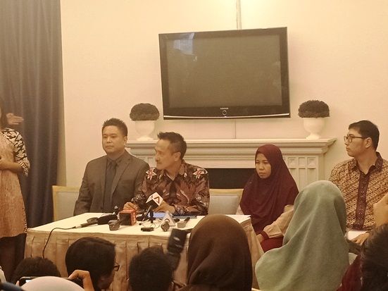 Keluarga Korban Kecelakaan...