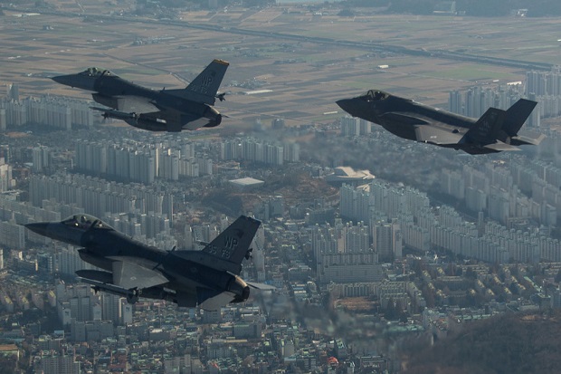 Korsel Kerahkan F-35,...