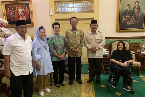 Di Hadapan Sultan Yogya,...