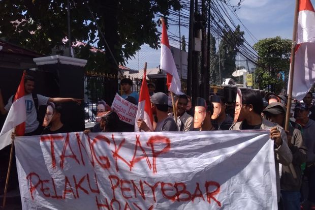 Demo Kasus Ratna Sarumpaet,...