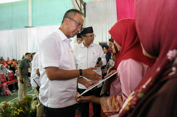 Puluhan Ribu Warga Kurang...