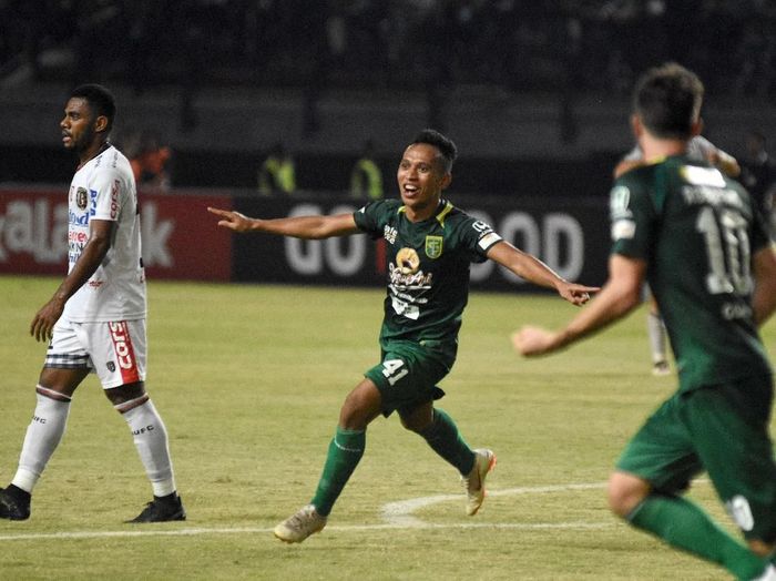 Leg Kedua, Singo Edan...