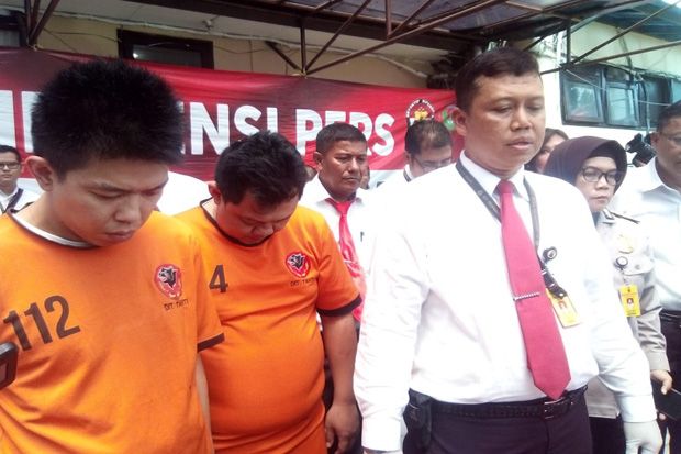 2 Pengedar Kokain Ditangkap...