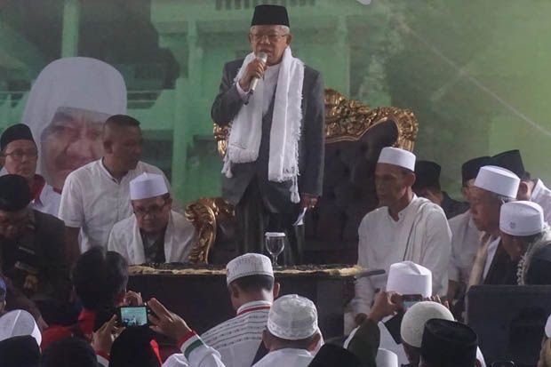 Hadiri Haul KH UU Rofiudin,...