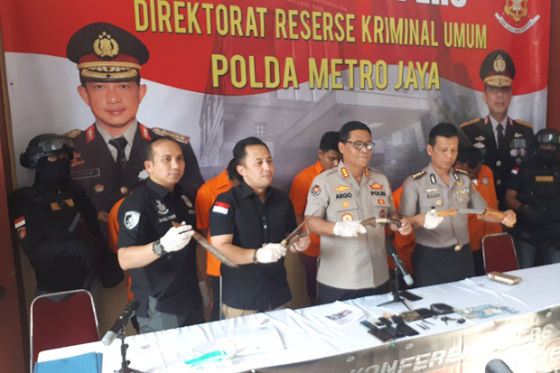 Gulung Perampas Uang...