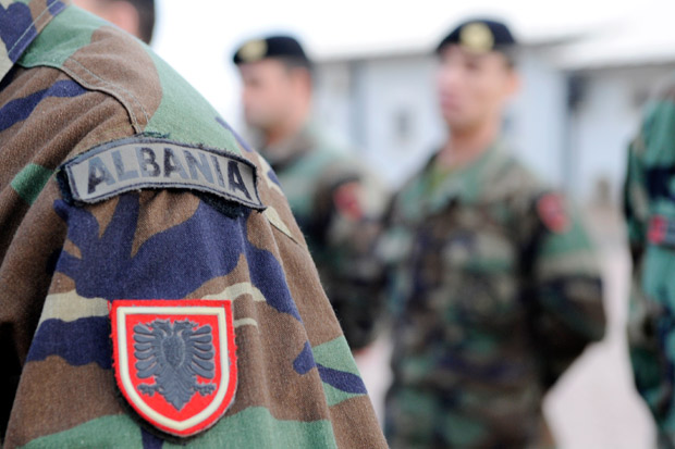 Cegah Perampokan, Albania...