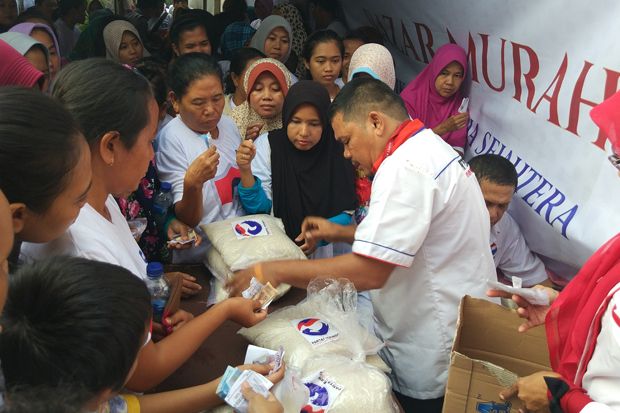 Ratusan Paket Beras...