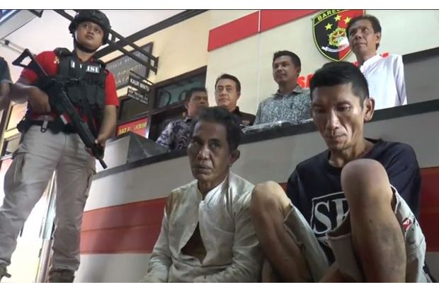 1 Tahanan Kabur dari...