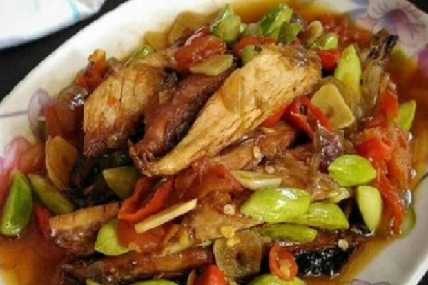 Sambal Tongkol Petai,...