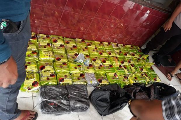 Bawa 60 Bungkus Sabu,...