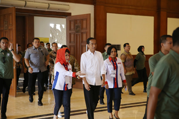 Dukung Jokowi, Relawan...
