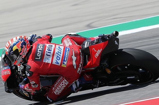 Salah Pilih Ban, Dovizioso...