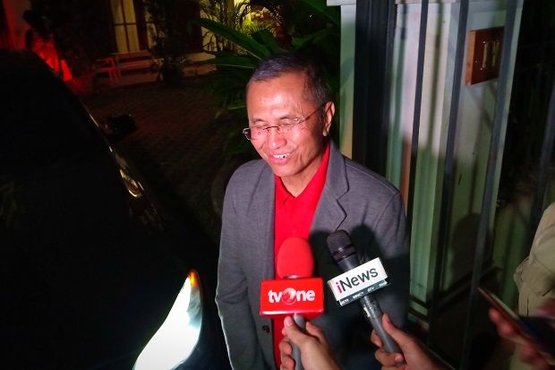 Sambangi Rumah Prabowo,...