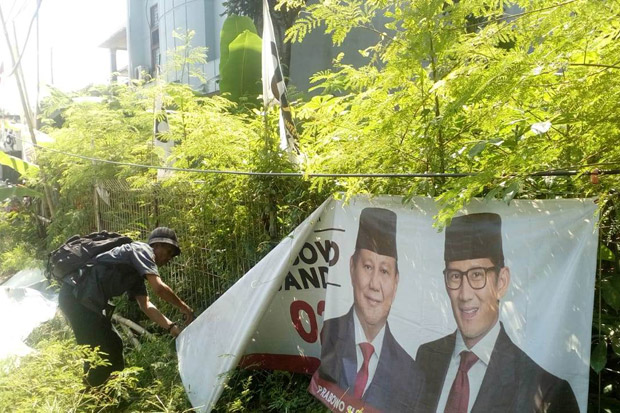 Tertibkan Alat Peraga...