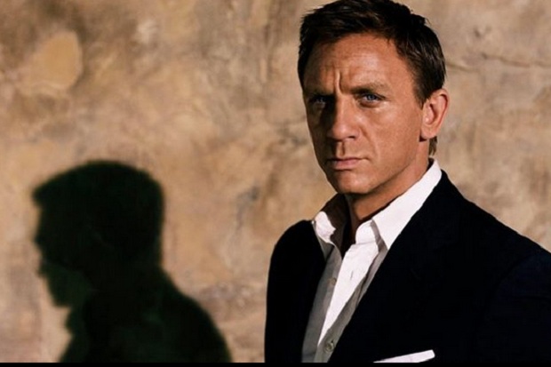 Daniel Craig Minta Phoebe...