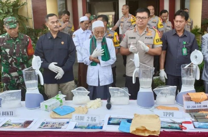 Polda Banten Musnahkan...