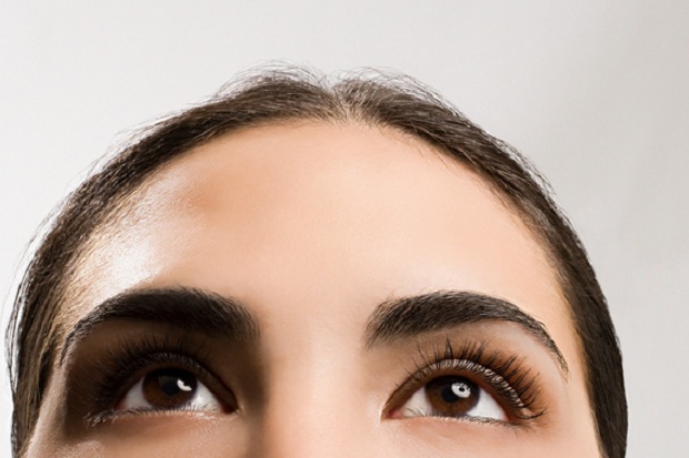 5 Trik Makeup untuk...