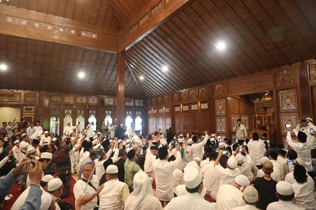Prabowo dan Puluhan...