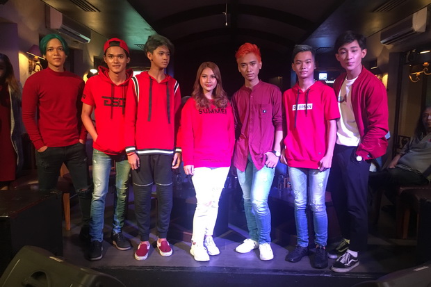 dSeven Squad Sambut...