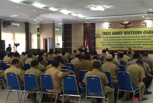 Ketua DPRD Kobar Triyanto...