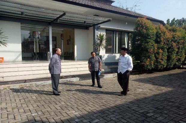 Kunjungi KPU, Gubernur...