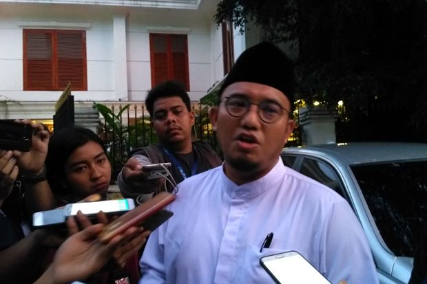 Tim Prabowo-Sandi Terima...