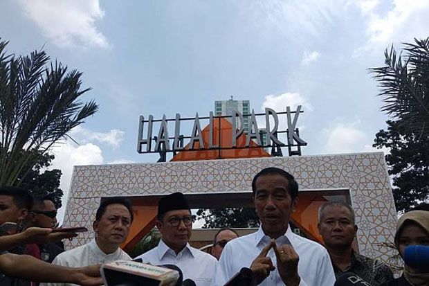Jokowi Buka Miniatur...