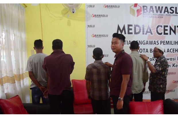 Gunakan Undangan C6...