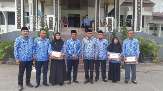 Wali Kota Palu Beri...