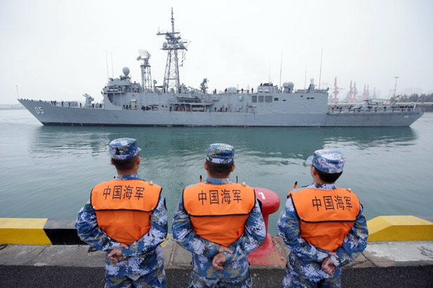 Kapal Perang India dan...