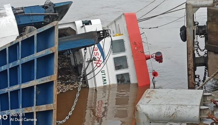 Kapal Feri Karam, Enam...