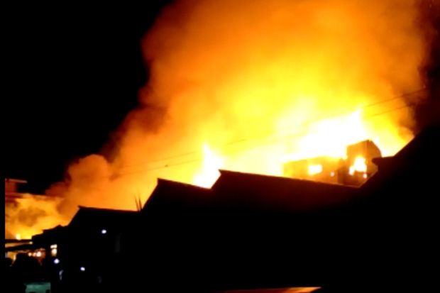 5 Rumah Ludes Terbakar,...