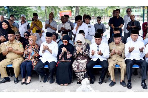 Sosok Almarhum Bupati...