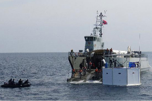 Thailand Bongkar Rumah...