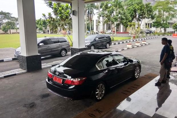 Wali Kota Tersangka,...