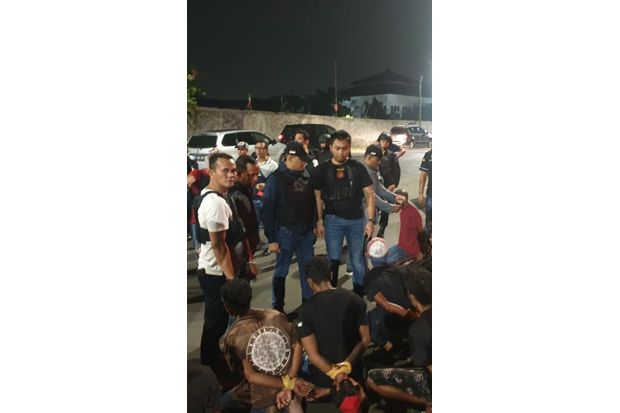 Polisi Tembak Kaki Pelaku...