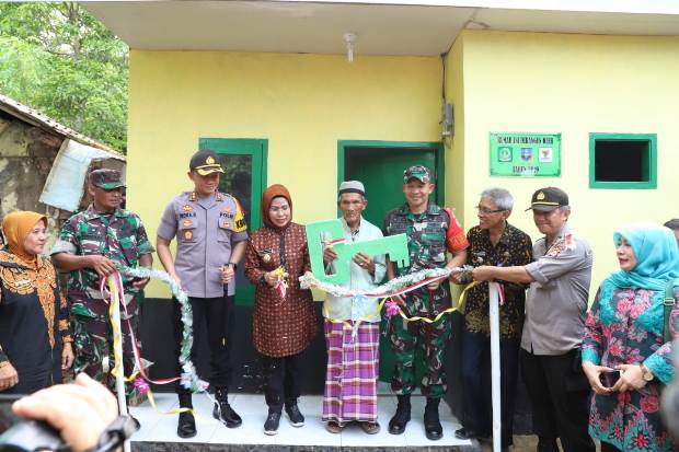 Perbaikan RTLH di Kabupaten...