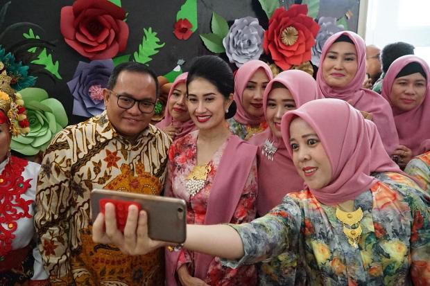 Perempuan sebagai Agen...