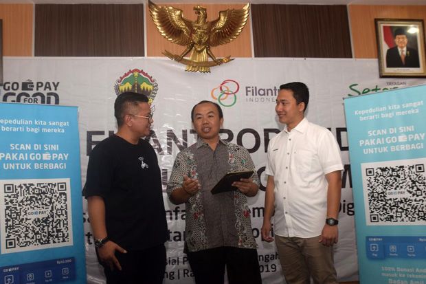 Go-Pay Kembangkan Donasi...