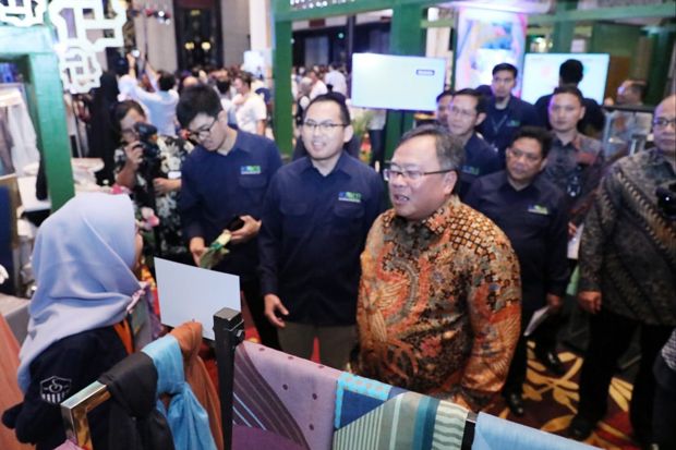 Tembus USD10 Miliar,...