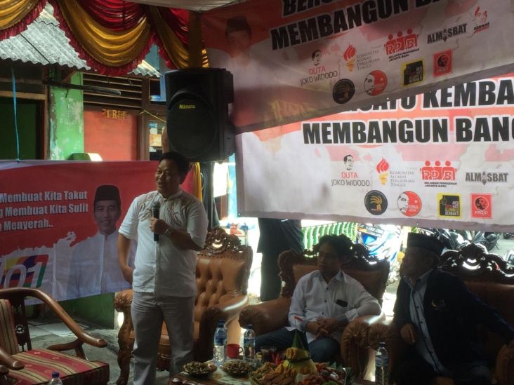 Pendukung Jokowi-Maruf...