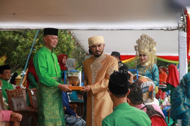 Semarak Pawai Taaruf...