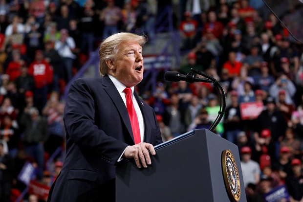 Trump Minta Uang Via...