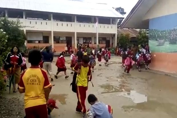 Gempa Guncang Mamasa,...