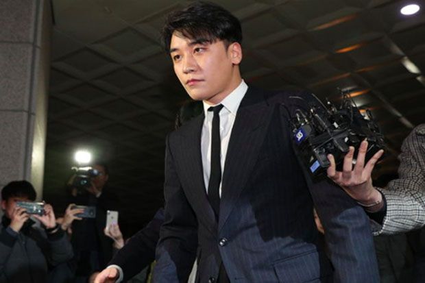 Seungri Pakai Kartu...